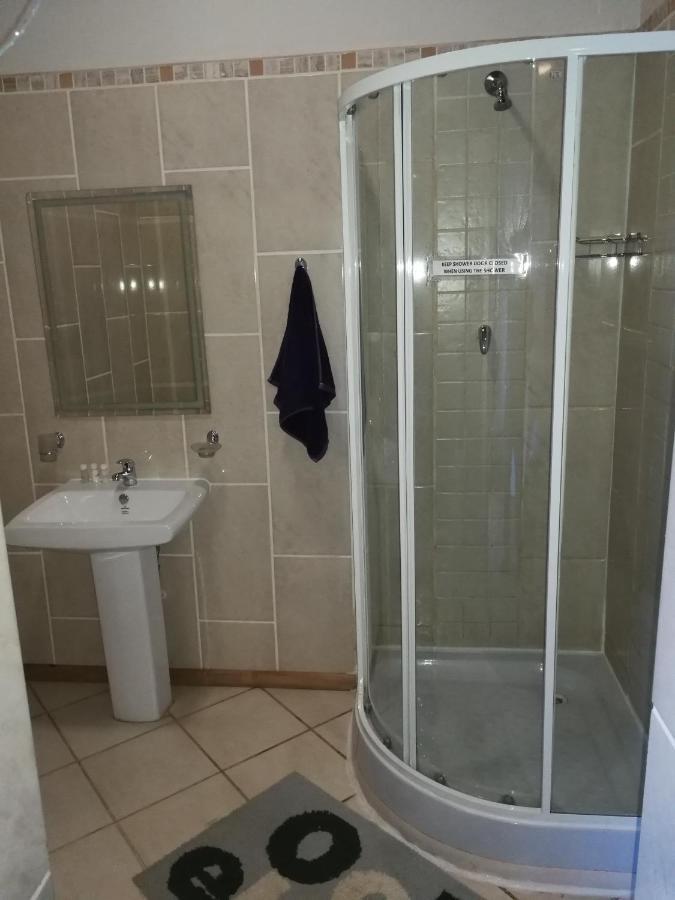 Bougain Villa Guesthouse Winburg Bagian luar foto
