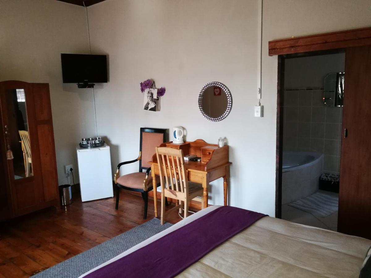 Bougain Villa Guesthouse Winburg Bagian luar foto