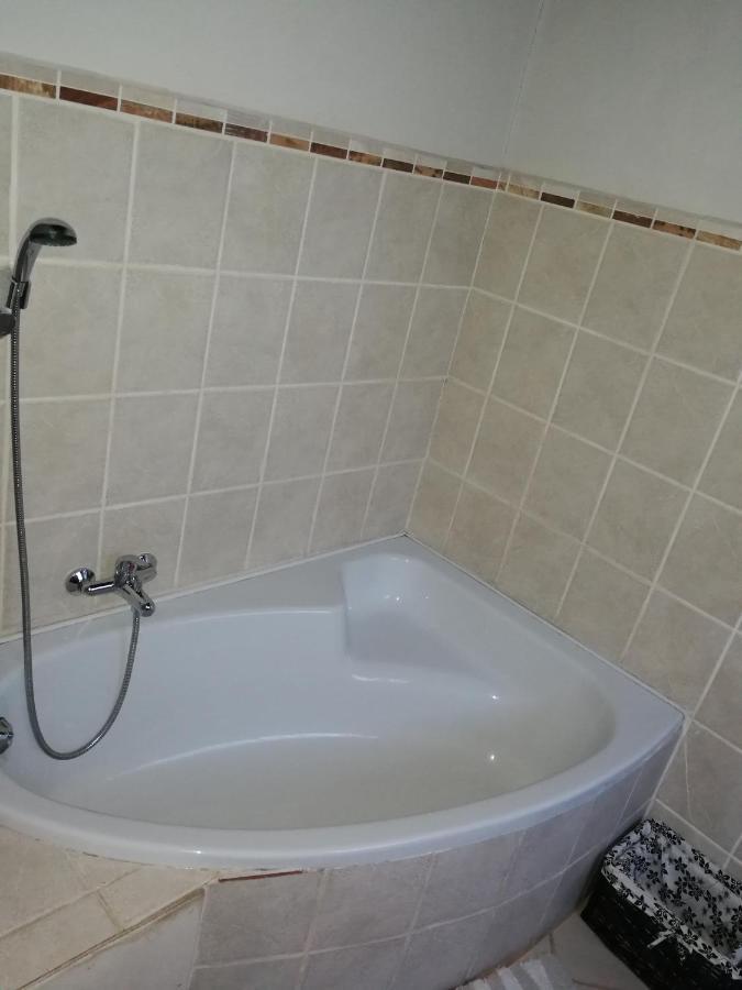 Bougain Villa Guesthouse Winburg Bagian luar foto
