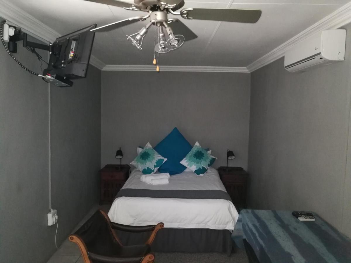 Bougain Villa Guesthouse Winburg Bagian luar foto