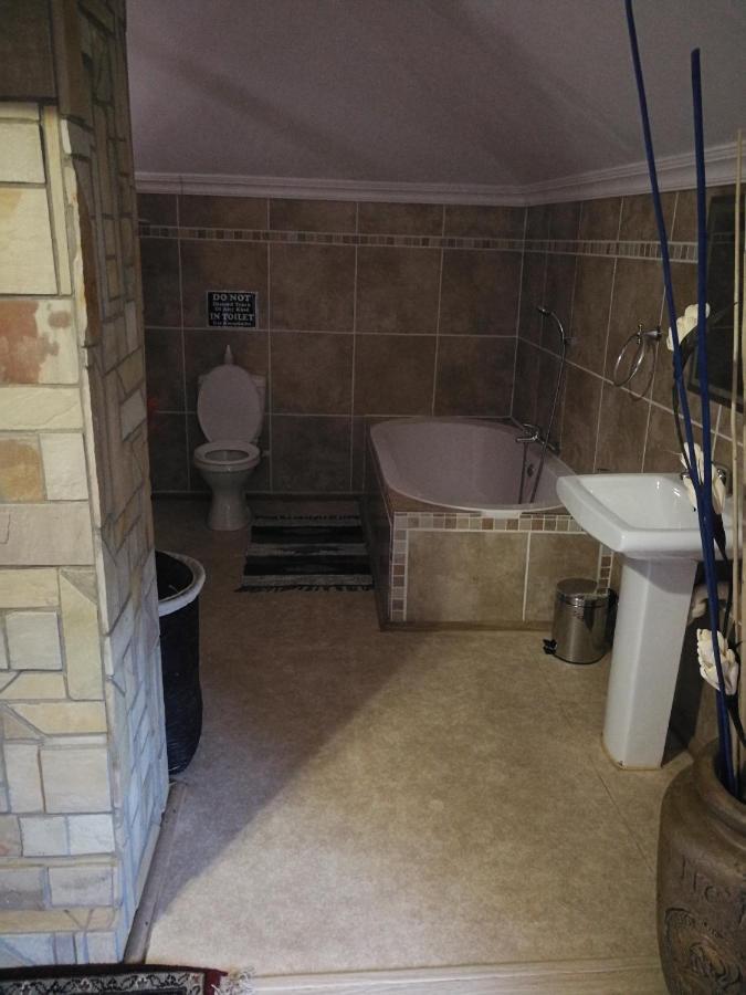 Bougain Villa Guesthouse Winburg Bagian luar foto